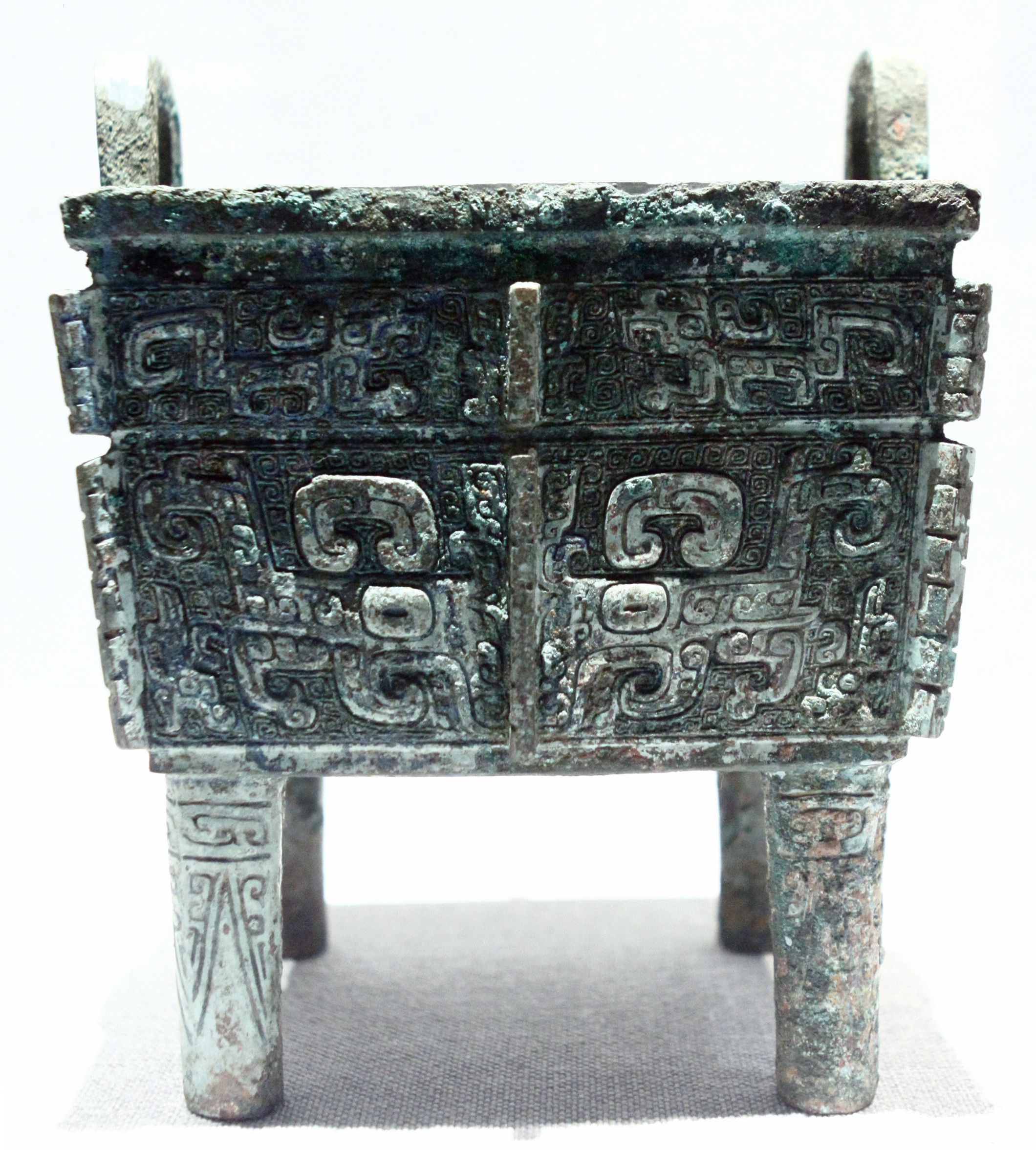 ω?)ノ- ( ゜- ゜)つロ