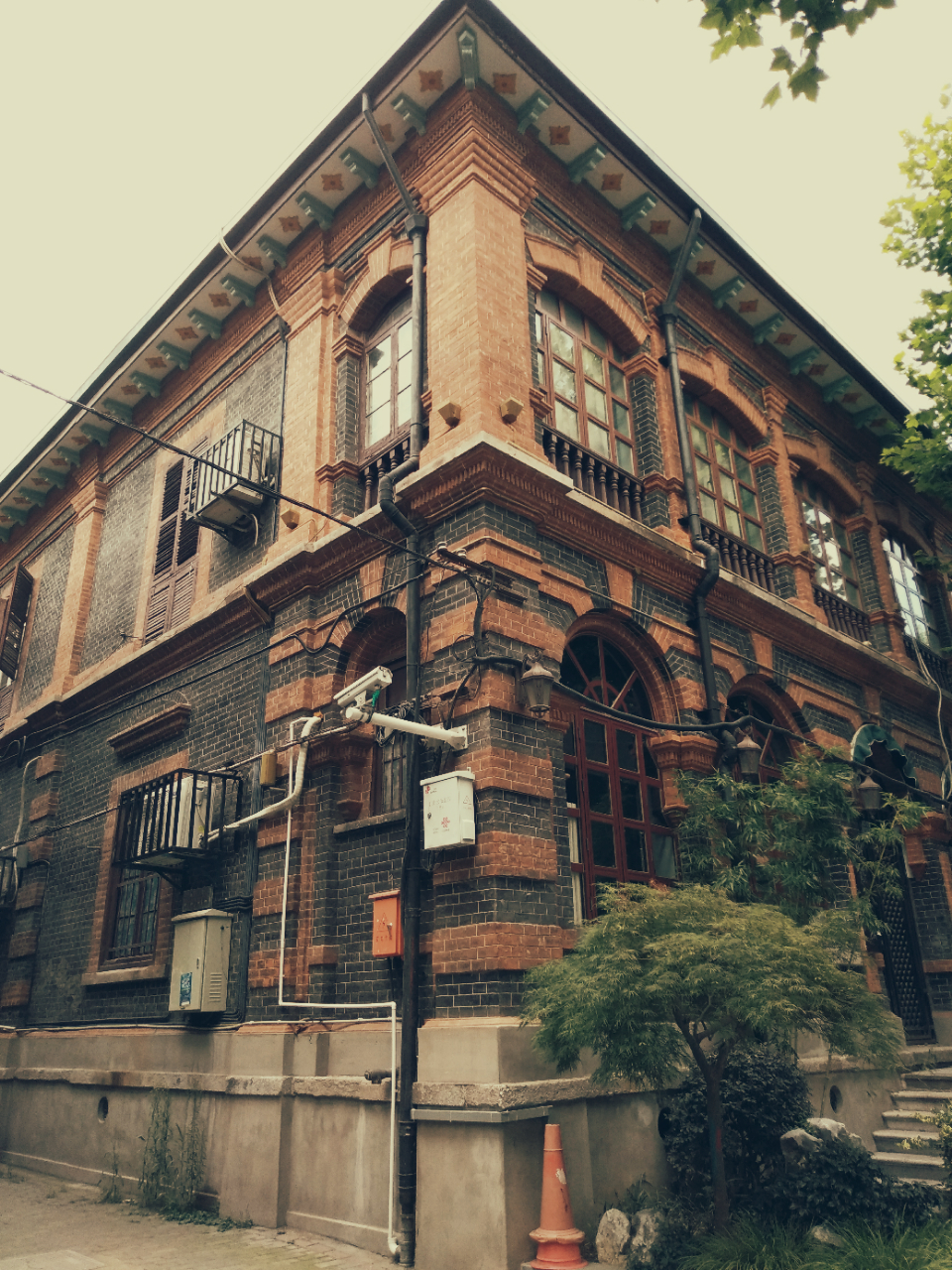 这一带的老房子因为曾经是法租界地,所以带有法国风格 张自忠路 张