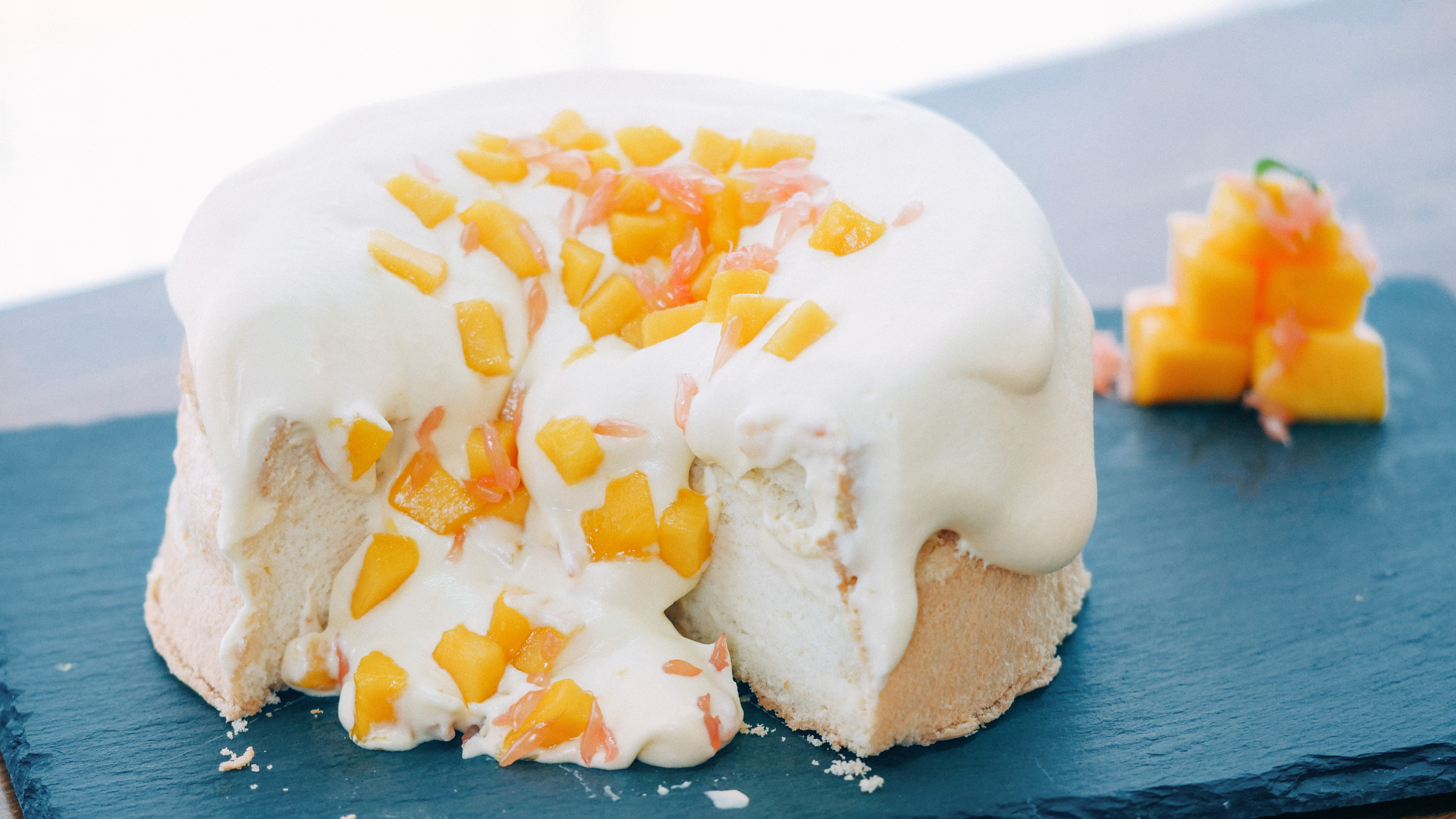 【初味日记】创意杨枝甘露爆浆蛋糕来袭!恐怕你要跪舔屏幕了!