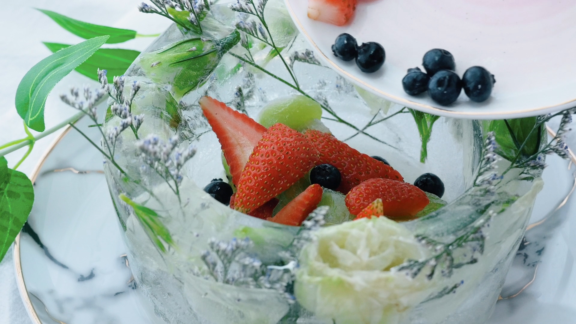 【初味日记】高颜值的水果鲜花冰碗!你从没见过的鲜花新玩法!