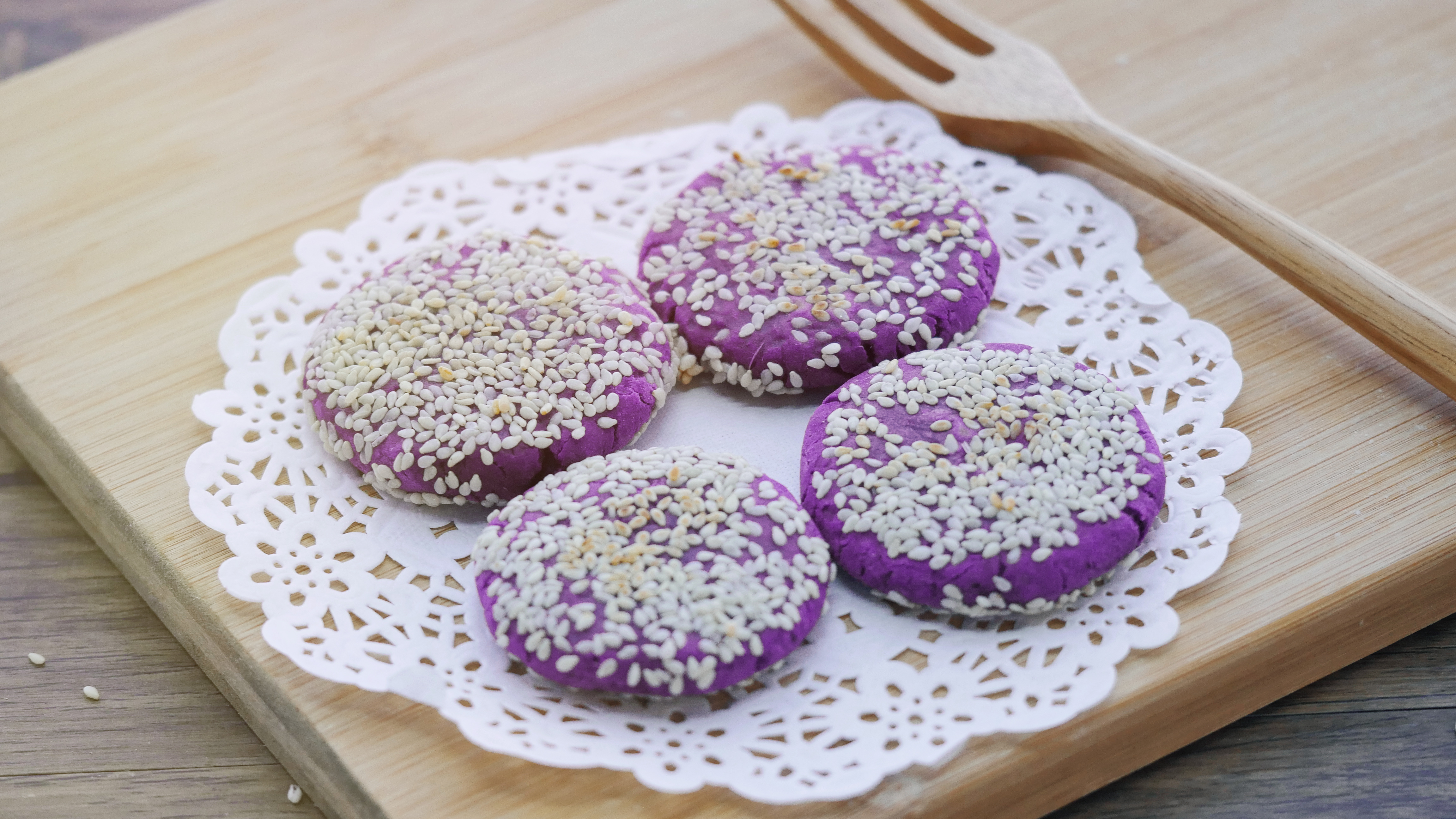 【图文食谱】糯叽叽的拉丝紫薯饼!90后老阿姨养生小吃!