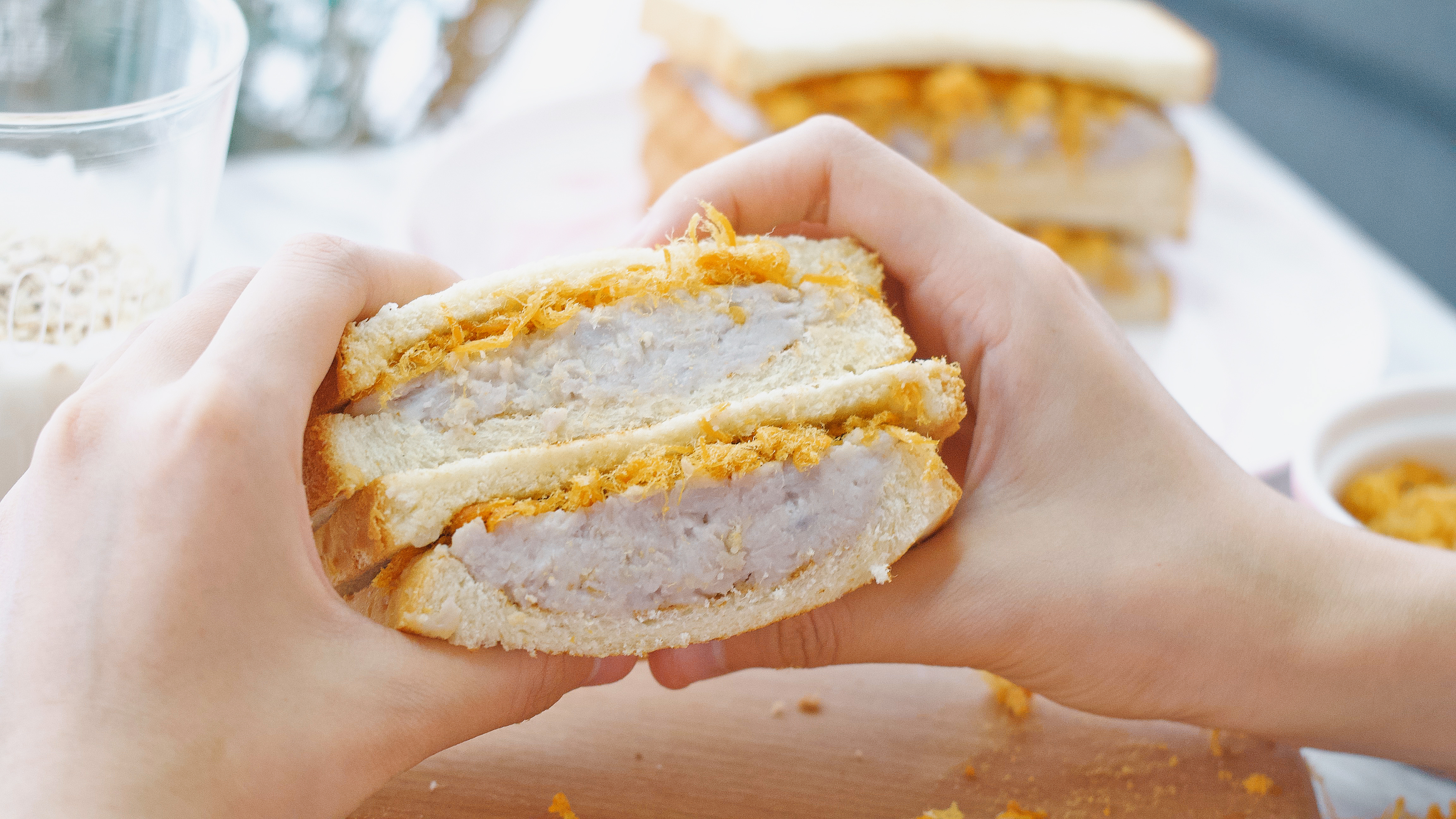 【图文食谱】超饱腹的芋泥肉松吐司!几分钟搞定精致早餐!