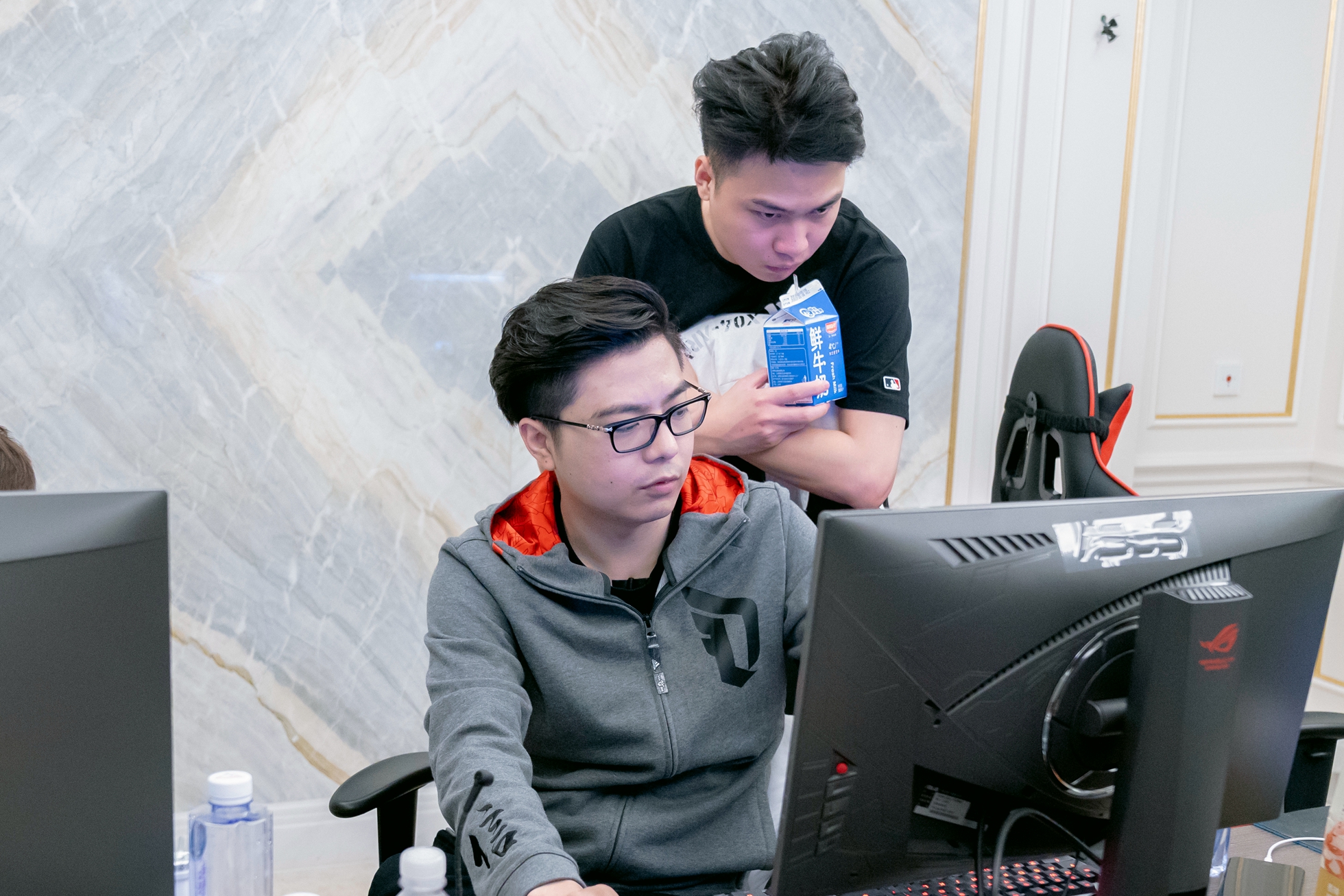 dota | burning:做战队希望能弥补没拿过ti冠军盾的遗憾,队伍若需要能