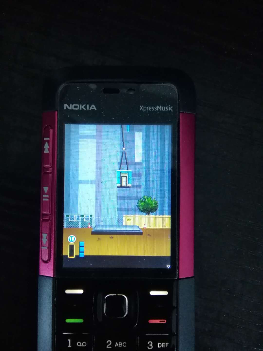 这个是最早的版本闯关吃圈圈跟后来的bounce tales不同后来手机进入