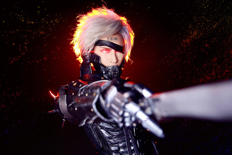 cos召集令男合金装备雷电