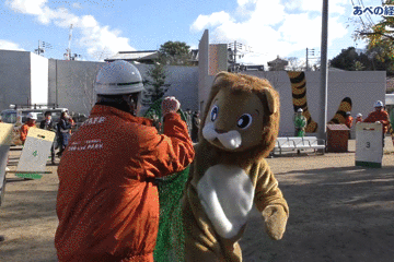 动物园惊现猛兽扑街,中国日本俄罗斯画风差异巨大