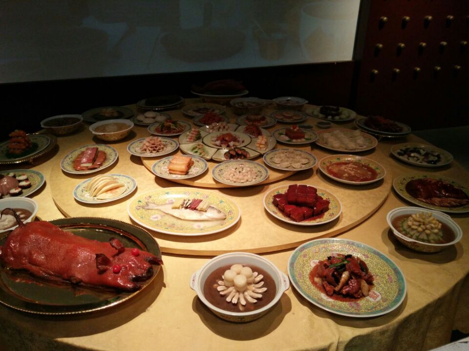 古近现代的文物陈列,梳理了上溯至良诸文化,下至明清时期不同历史阶段