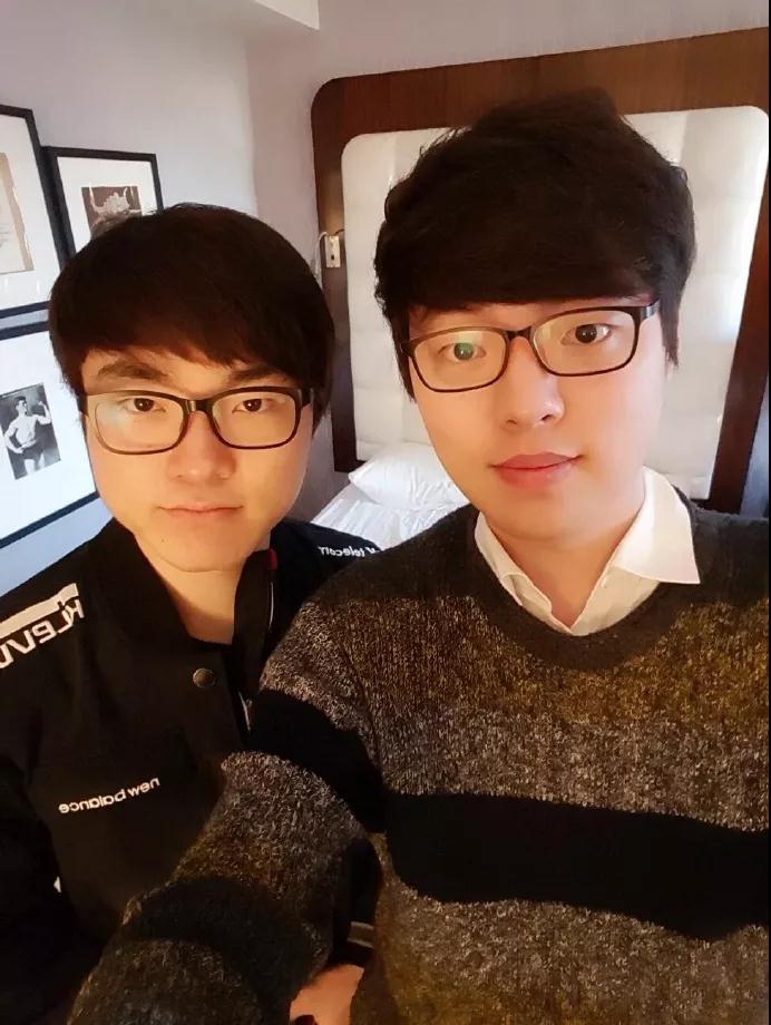 faker只要在排位中遇到船长,就会选辅助(演员).