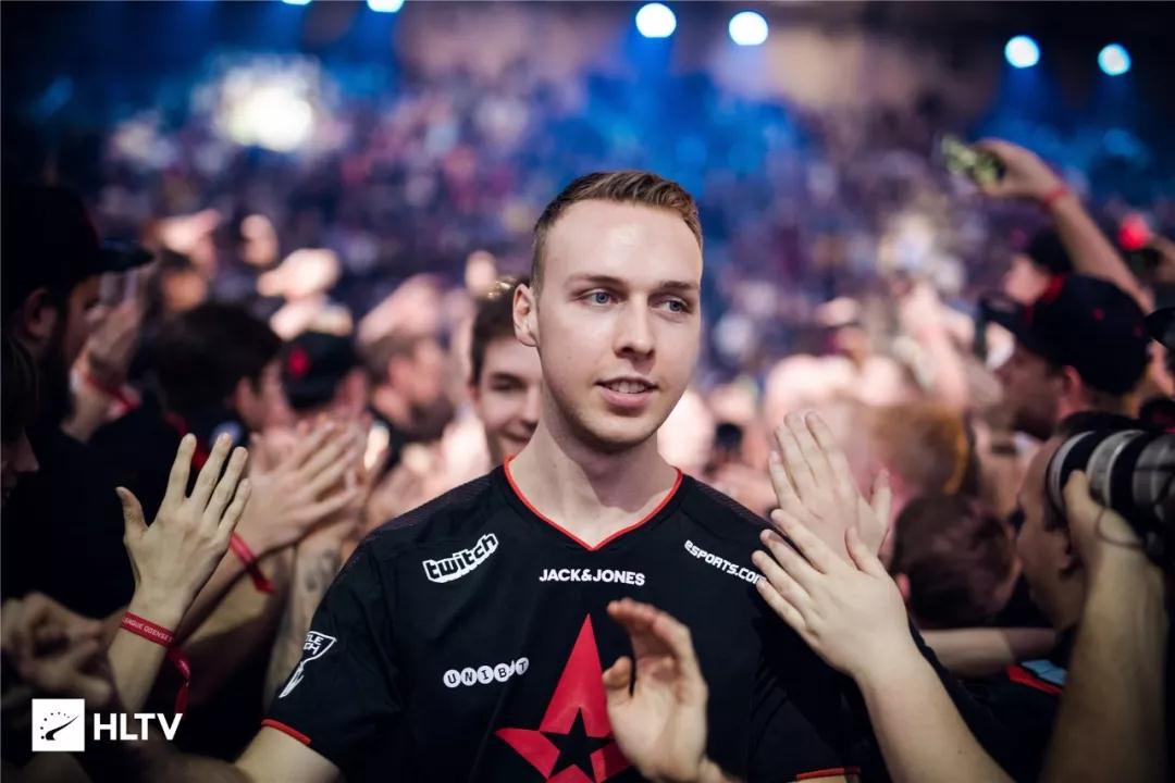 csgo率a队一年十冠仍失年度第一没关系device早已成人生赢家