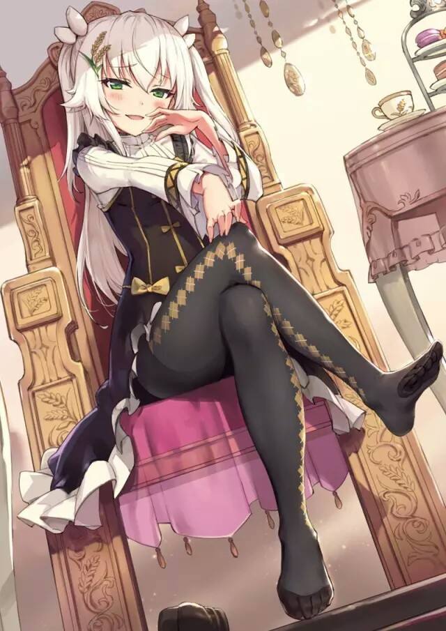 "那位小弟弟~"貘良游雪朝李亚伸手作邀请状,全场的