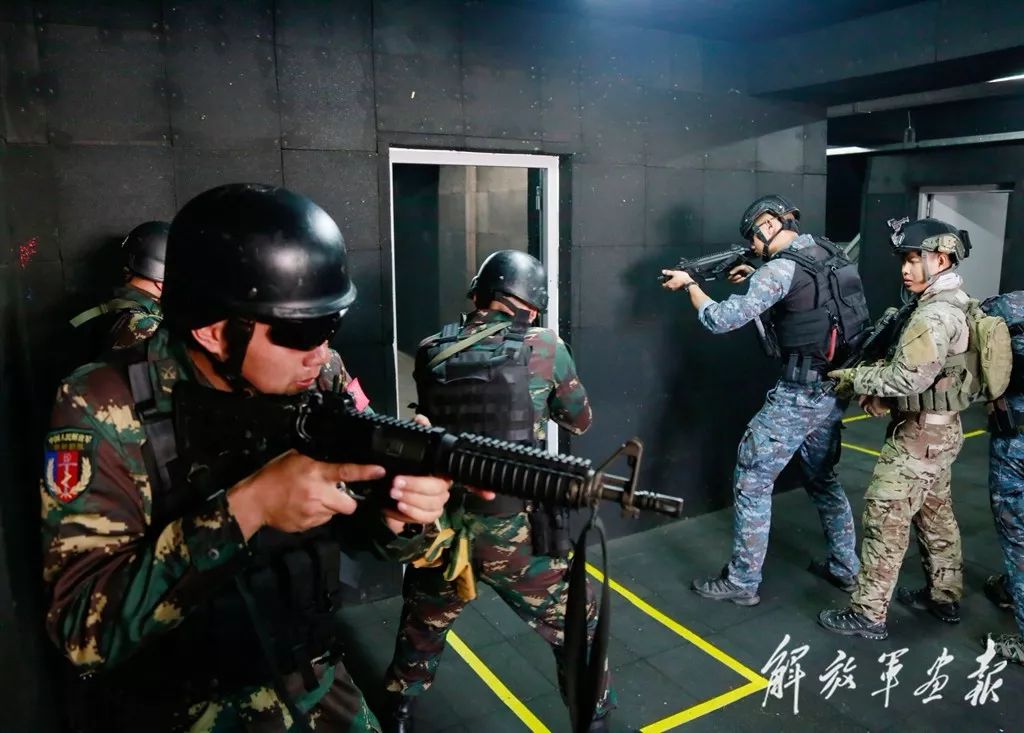 中方领队,南部战区陆军某特战旅旅长郭依衡告诉记者,通过联训,中泰两