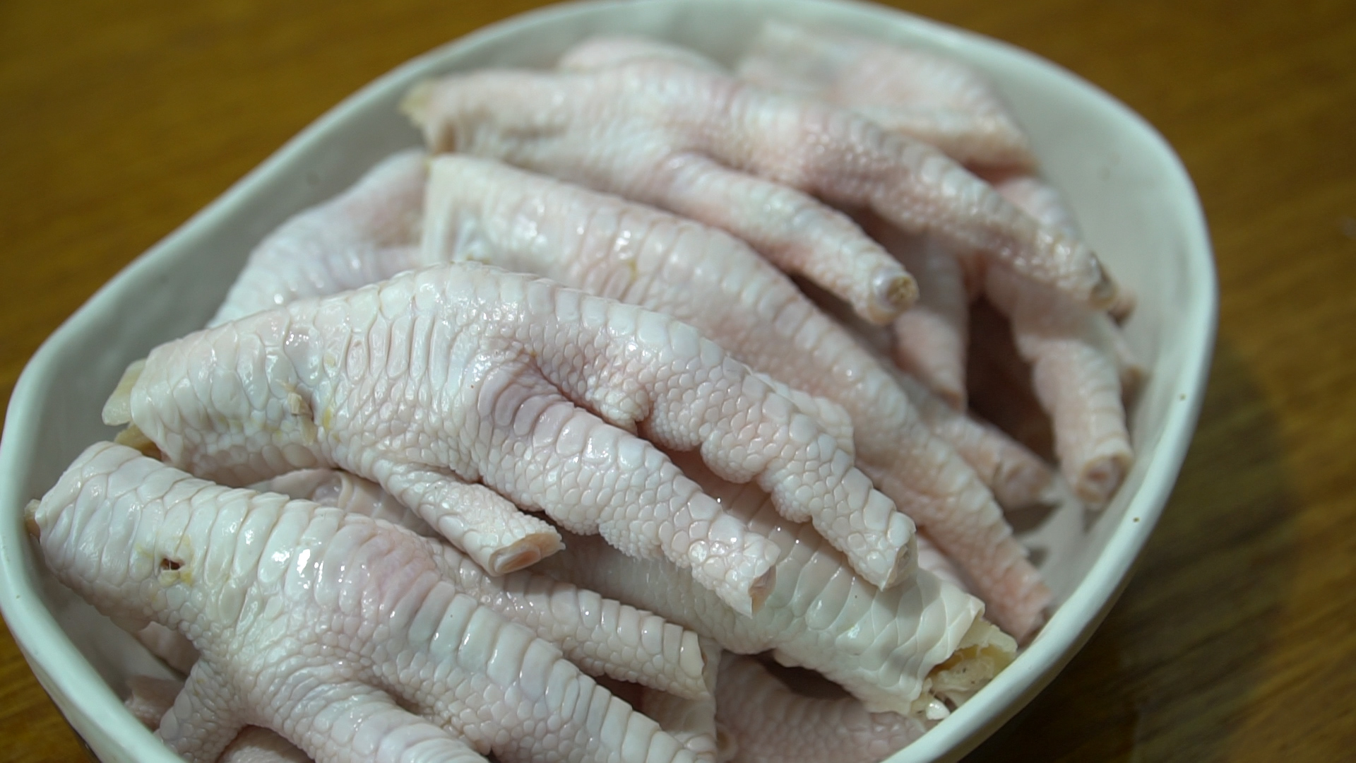 一抿就脱骨的韩式辣鸡爪, 入口即化的秘诀全在这里,值得收藏