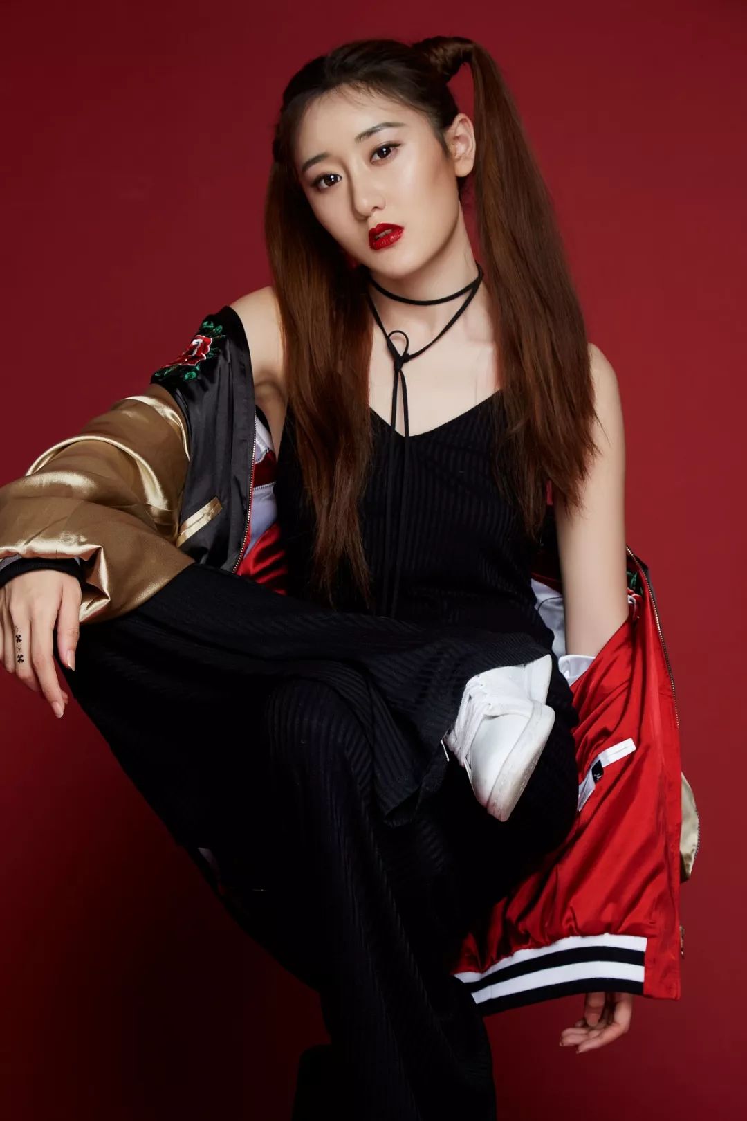 艺人之家专访演员韩菲魅力女孩为戏疯魔不成活