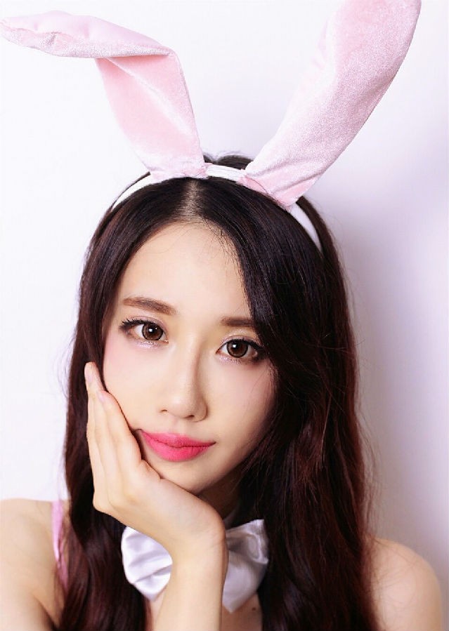 [美女] 轩子巨2兔自拍照