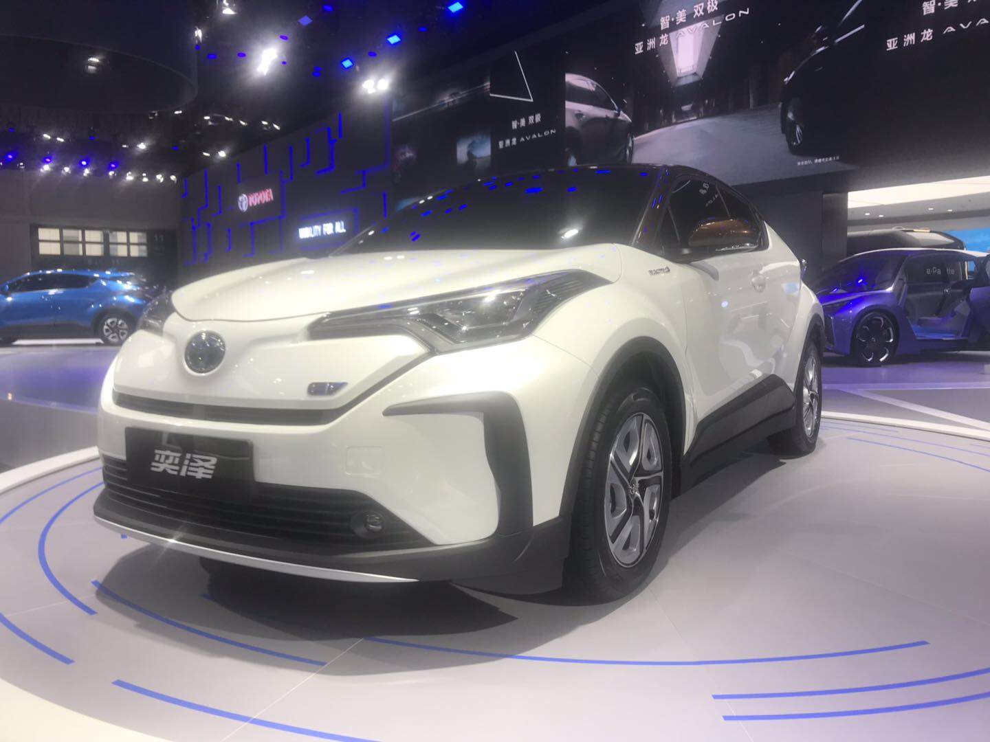 综合续航里程400km奕泽ev正式亮相