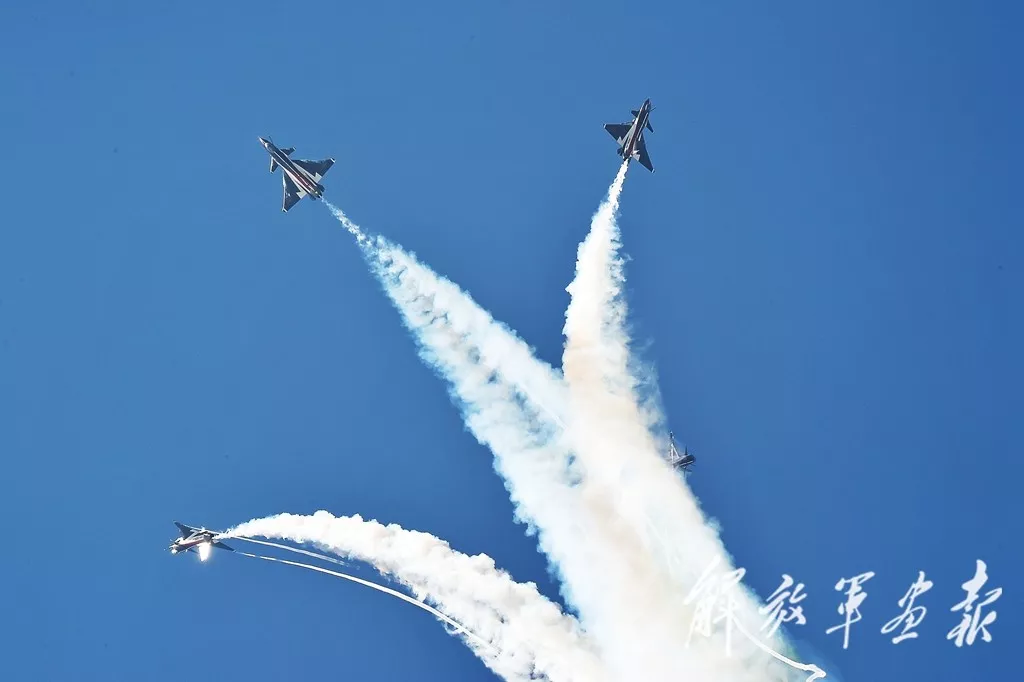 记者在空军八一飞行表演队蹲点采访,看到了什么?