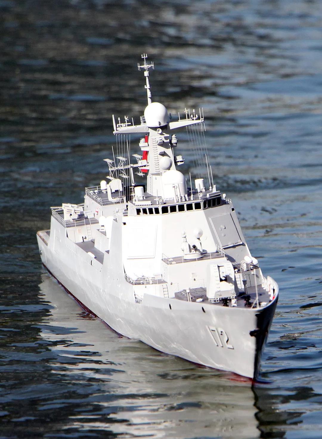 我与海军70年:网友制作的052d昆明舰模型