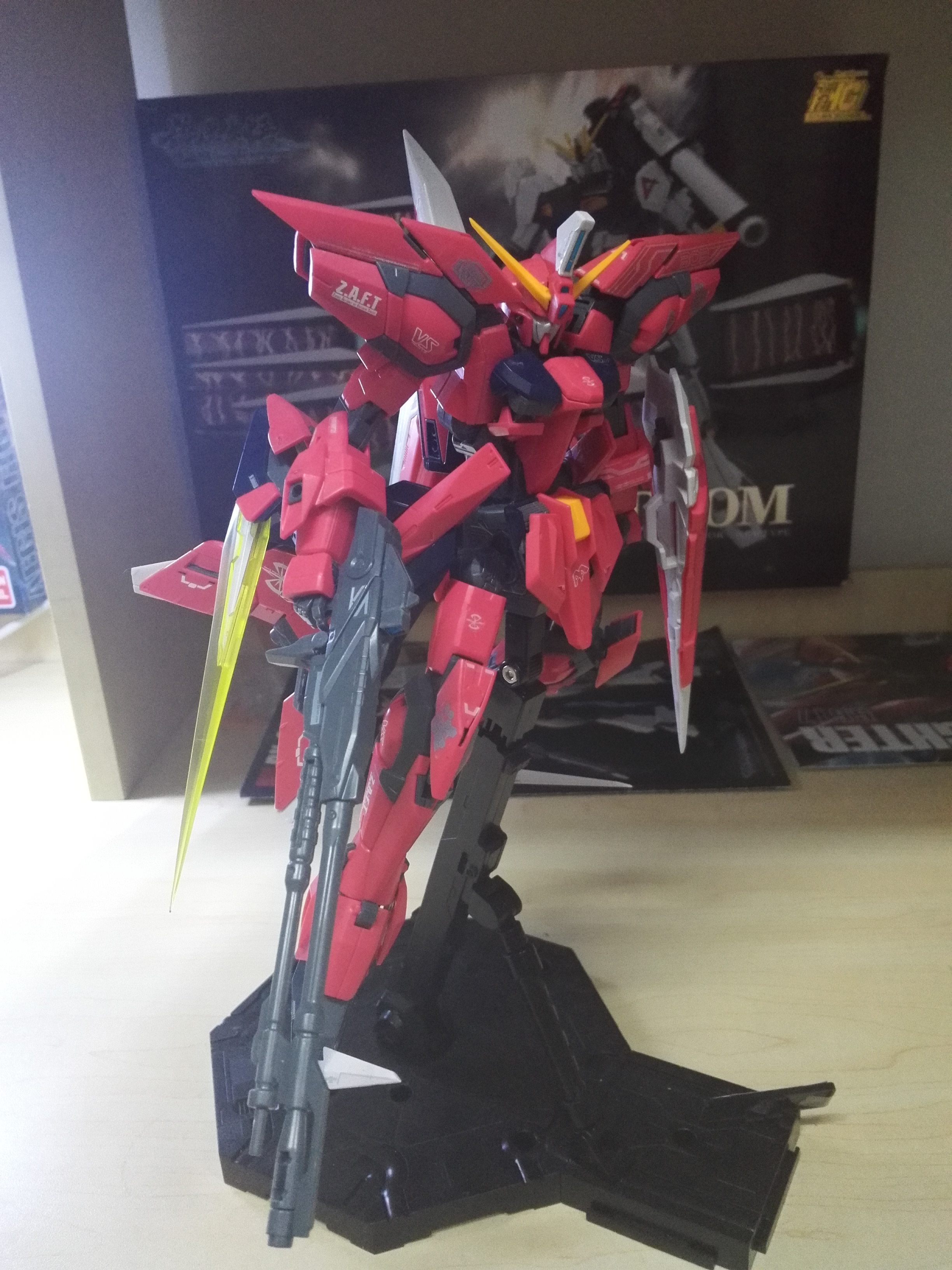 继续分享hg圣盾高达终于不是ko了