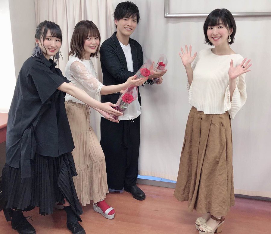 惊 茅野爱衣过母亲节了