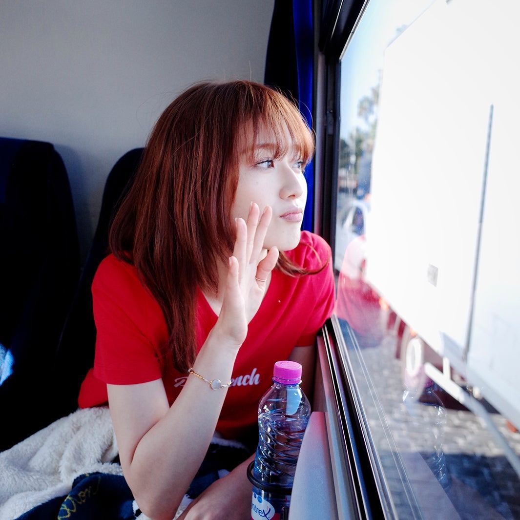 ノ- ( ゜- ゜)つロ