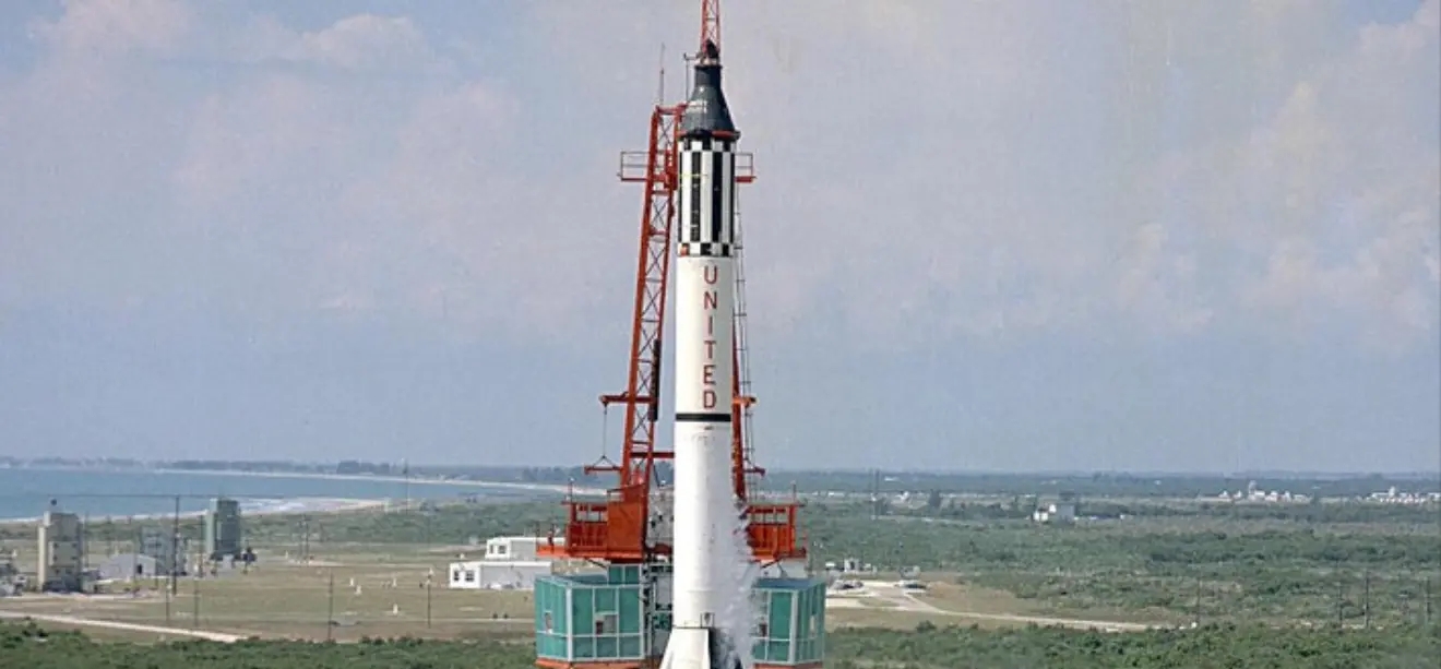 丘诺1号运载火箭图片