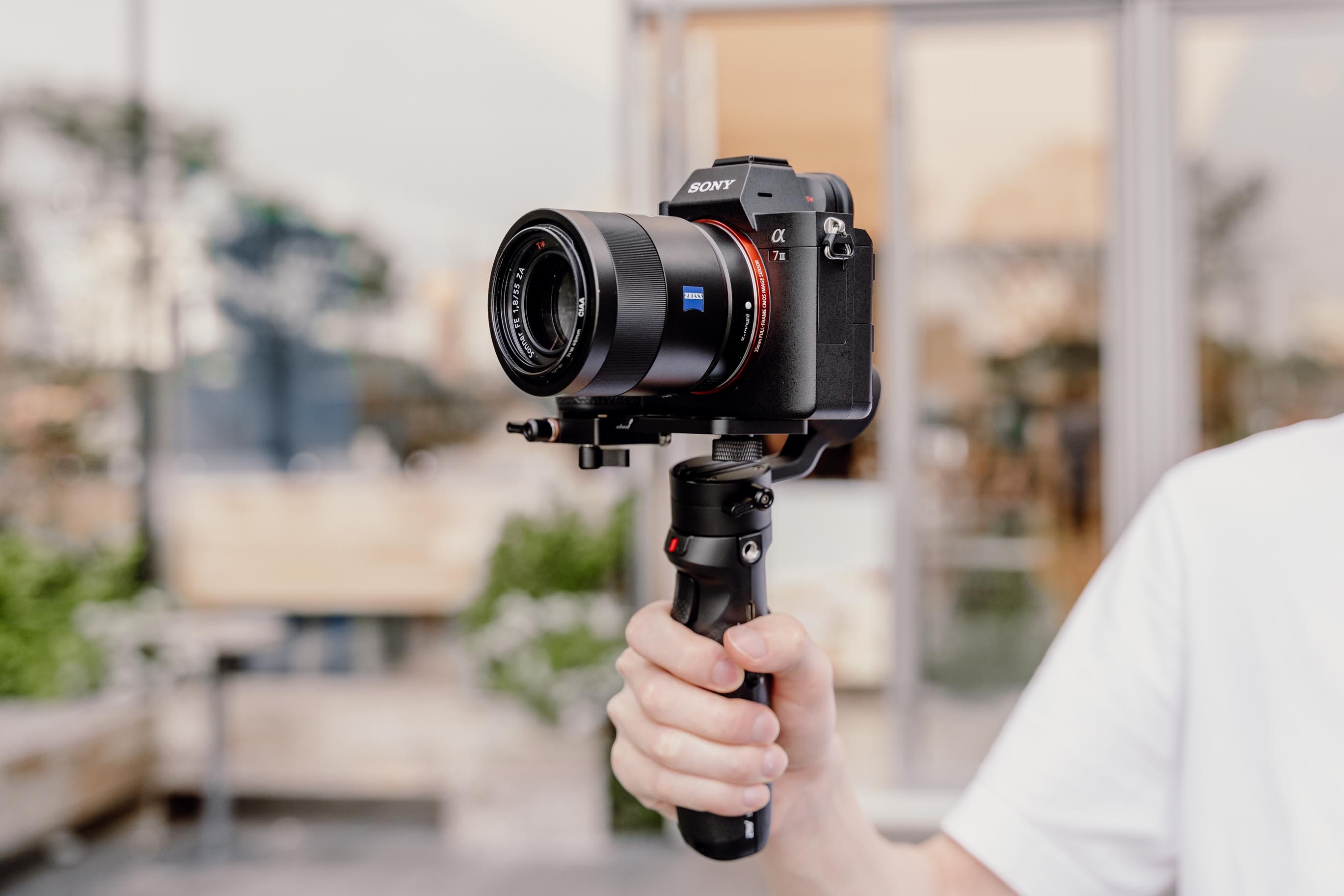 轻便小巧云鹤m2手持稳定器体验