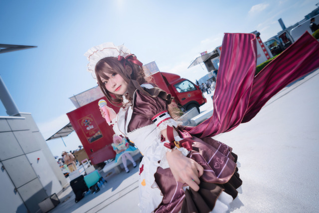 人母大好真真子深沟亮相 大长腿赫斯提亚美背登场