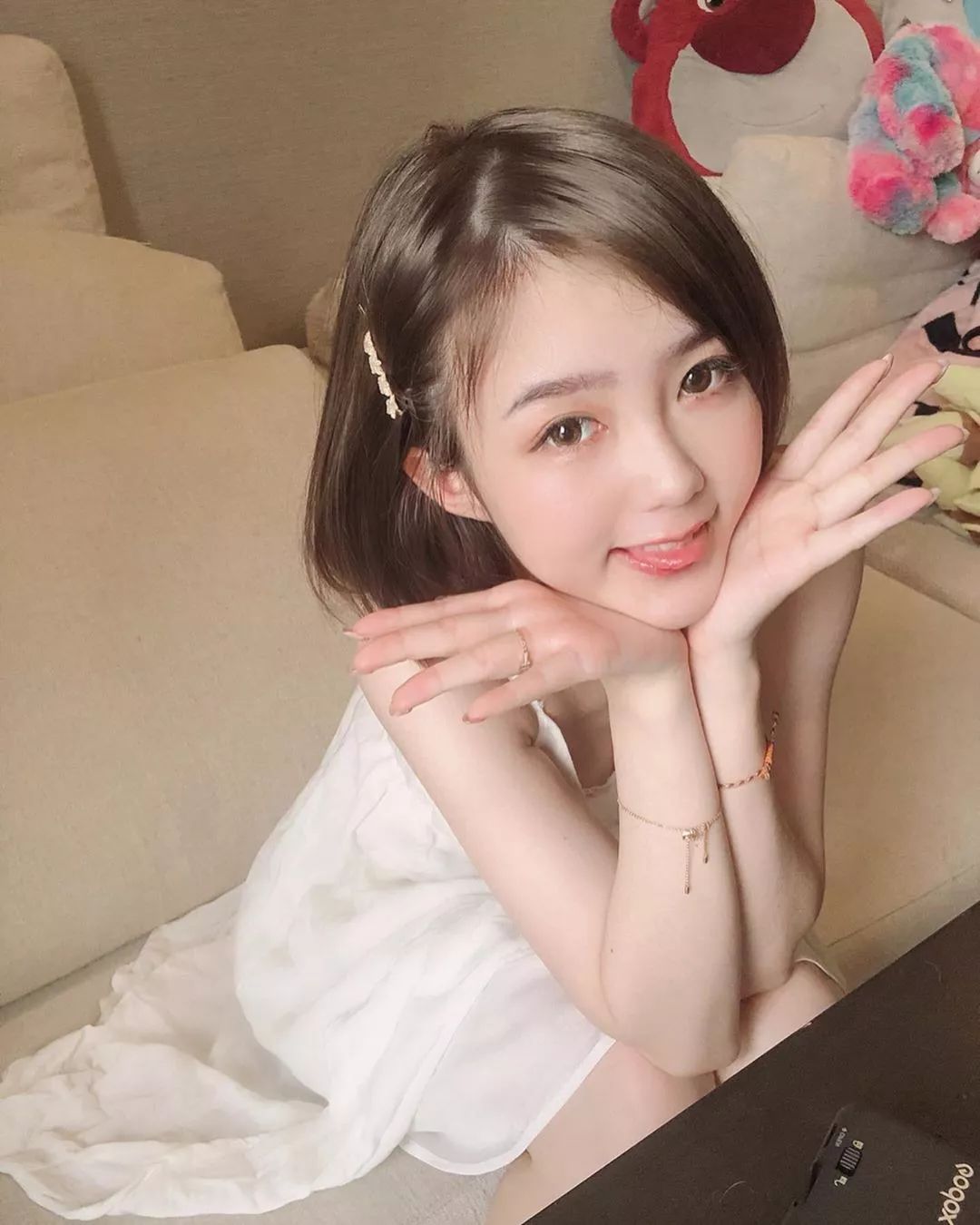 小姐姐推荐粉红色可爱脸蛋妹子