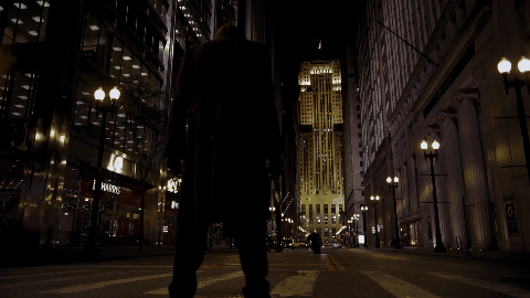 当你凝望深渊,深渊也在望着你.