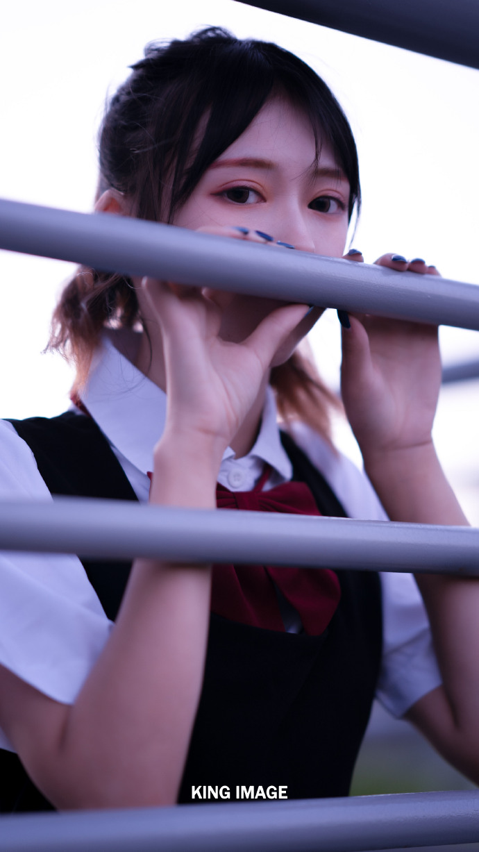 软妹推荐清新优雅穿上白色丝袜的国产美少女虫皿虫皿