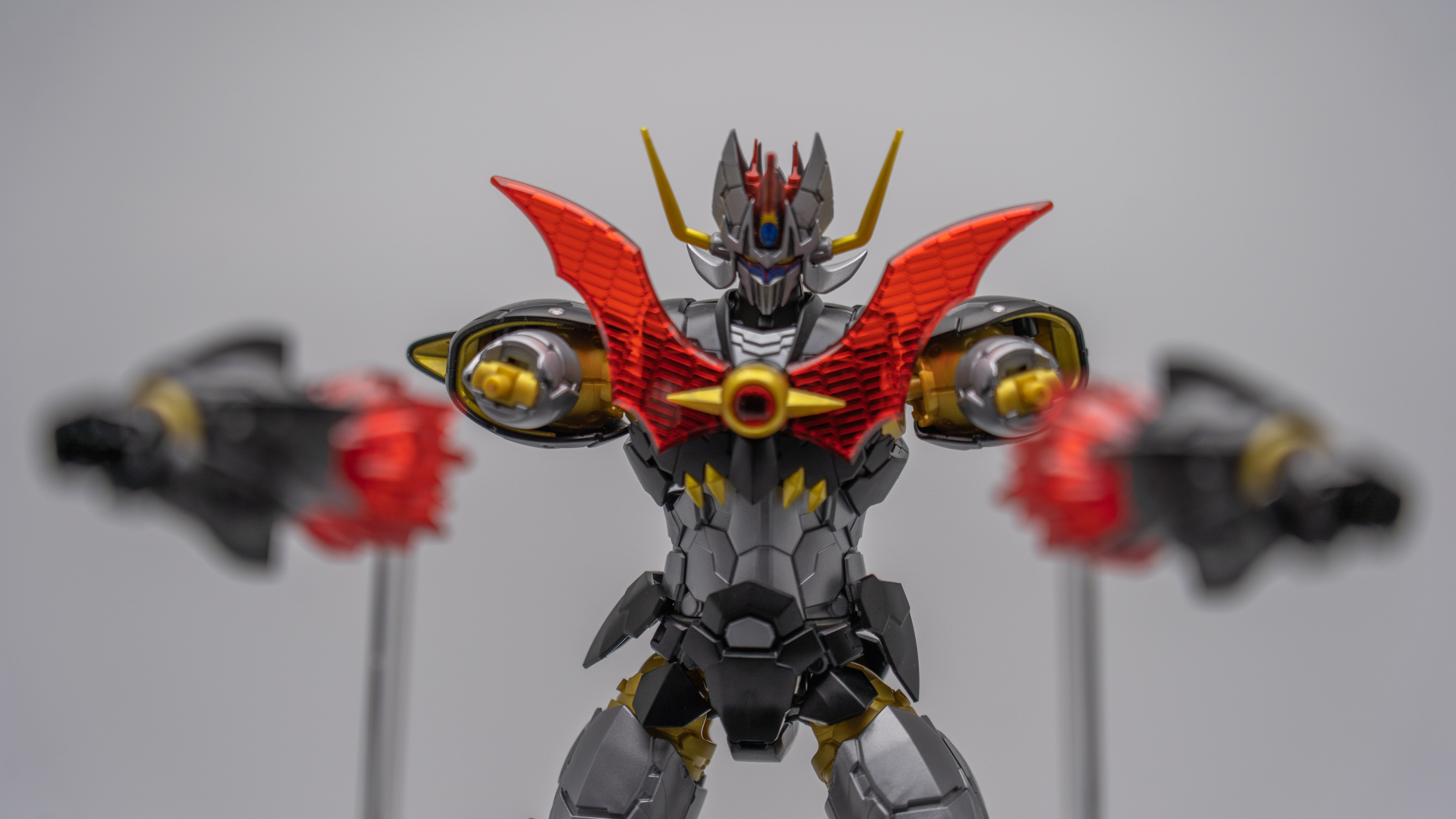 周末玩胶万代hg魔神凯撒infinity