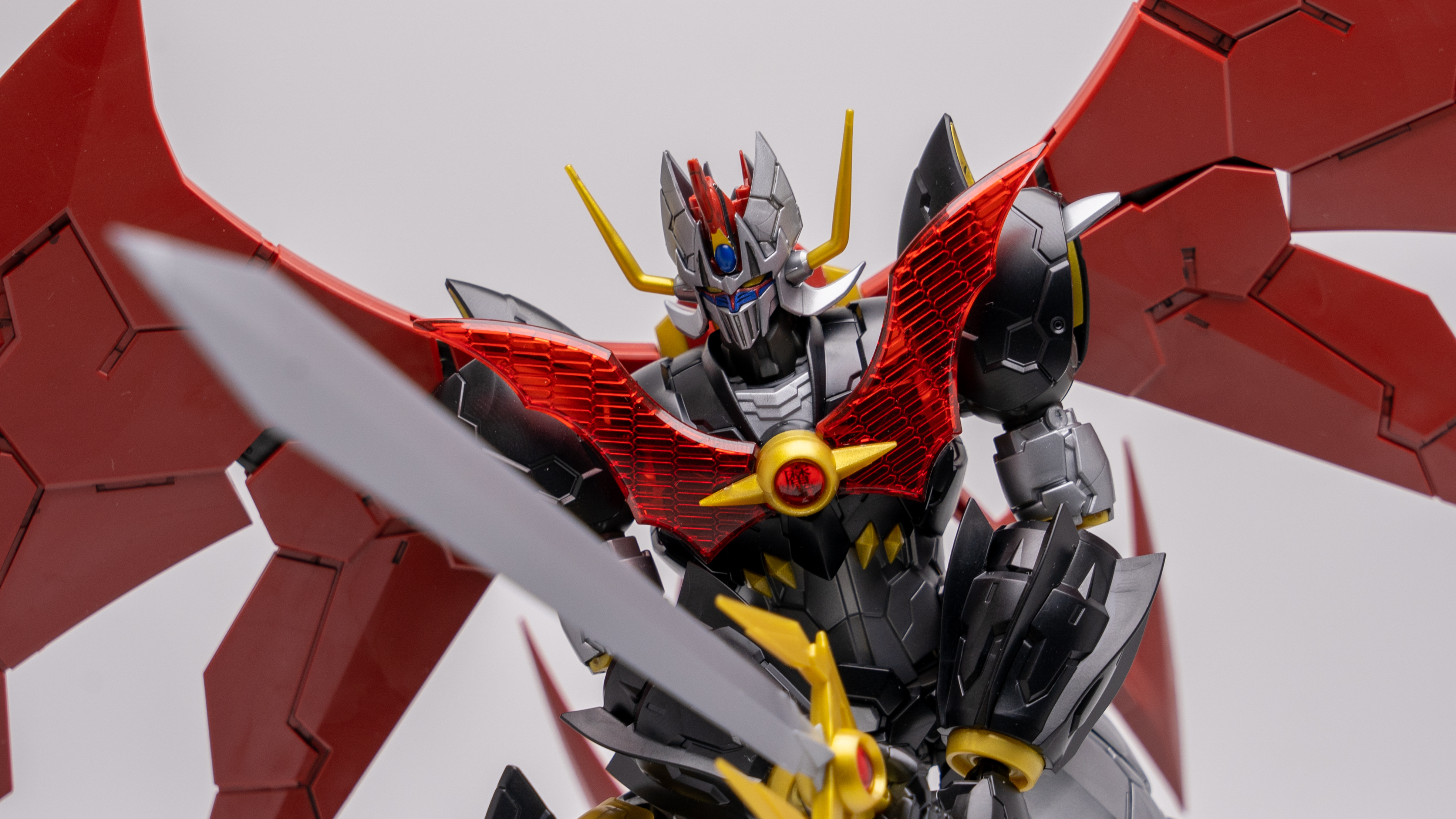 周末玩胶万代hg魔神凯撒infinity