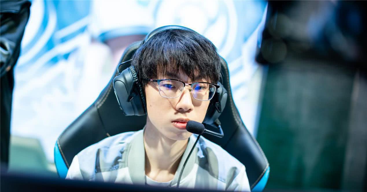 宝蓝直播排到otto3分钟就被双杀节目效果笑哭网友电饭饱cp成了