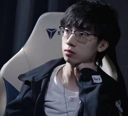 宝蓝直播排到otto3分钟就被双杀节目效果笑哭网友电饭饱cp成了