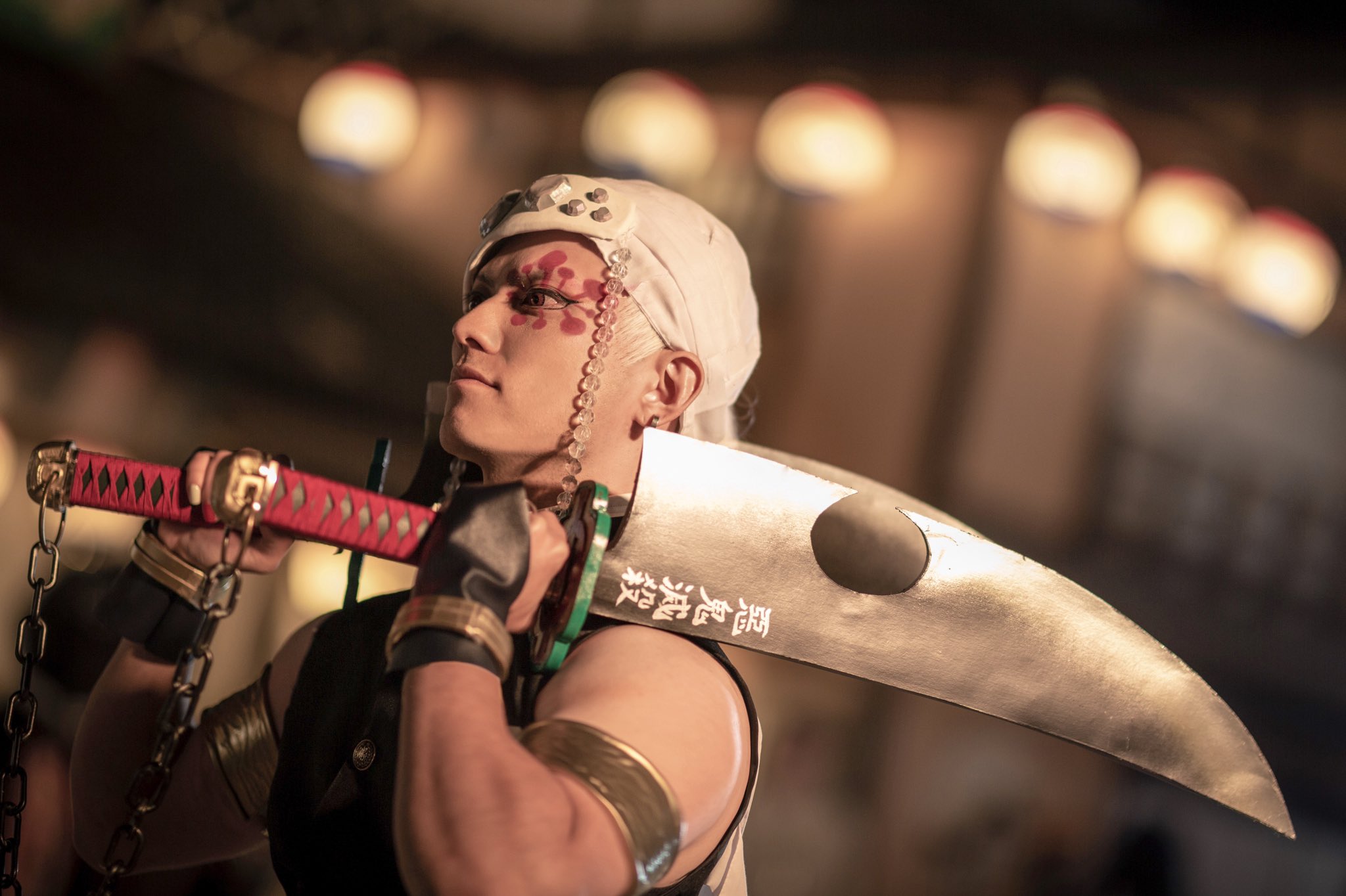 officeladyday的普通女社员enako荒野行动两周年恶魔装cos精选