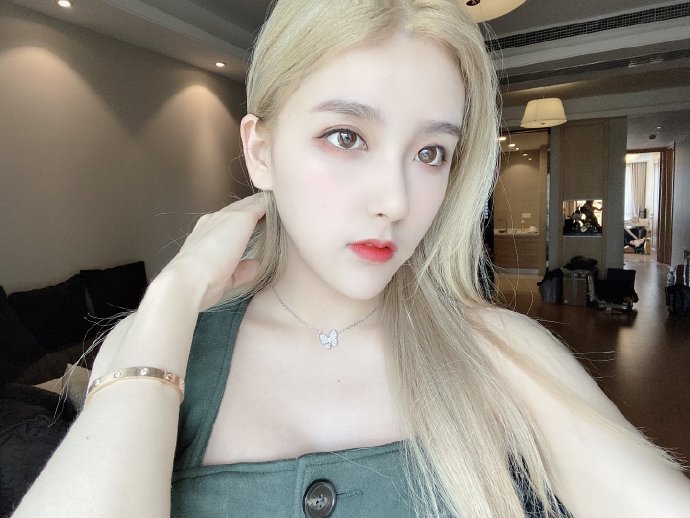 软妹推荐英雄联盟lol电竞美少女rita小雨桑