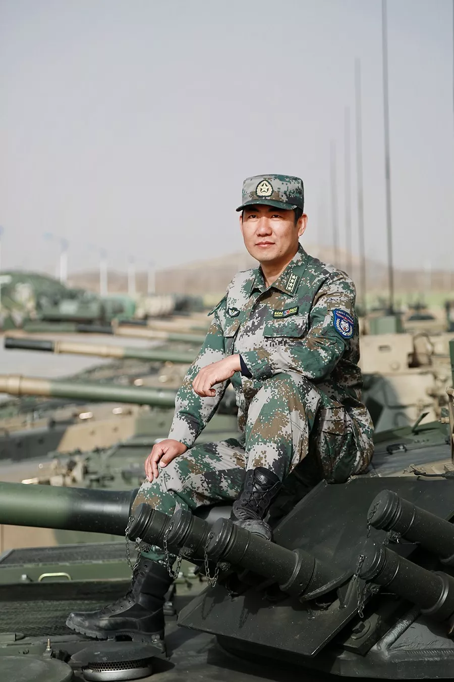 帝国陆军の花朱日和の绝凶虎六边形旅长来自天顶星の指挥官满广志阁下