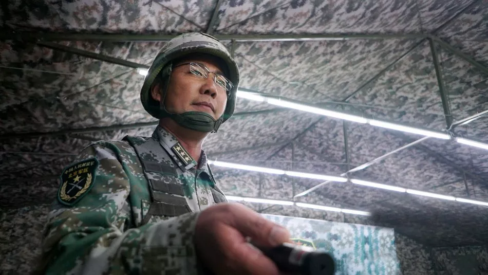 帝国陆军の花朱日和の绝凶虎六边形旅长来自天顶星の指挥官满广志阁下