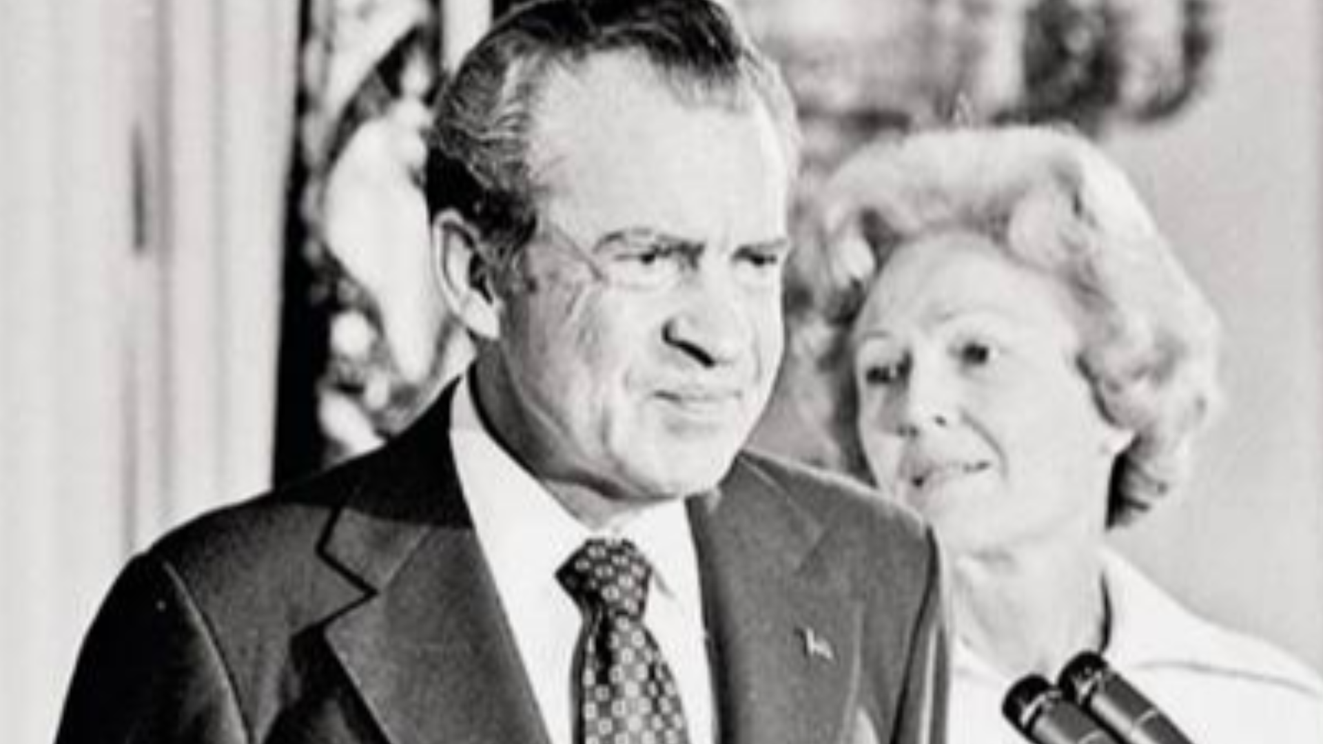 谁把总统拉下马？《水门事件》背后的美国政坛风云录