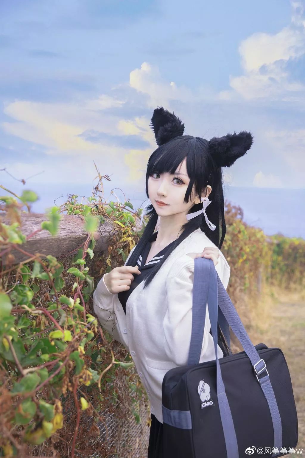 【宅男妹子图】穿上黑色丝袜的碧蓝航线爱宕cos