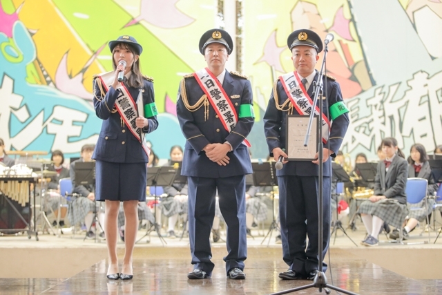千叶县千叶西警察署担任一日署长的似鸟沙也加似鸟沙也加