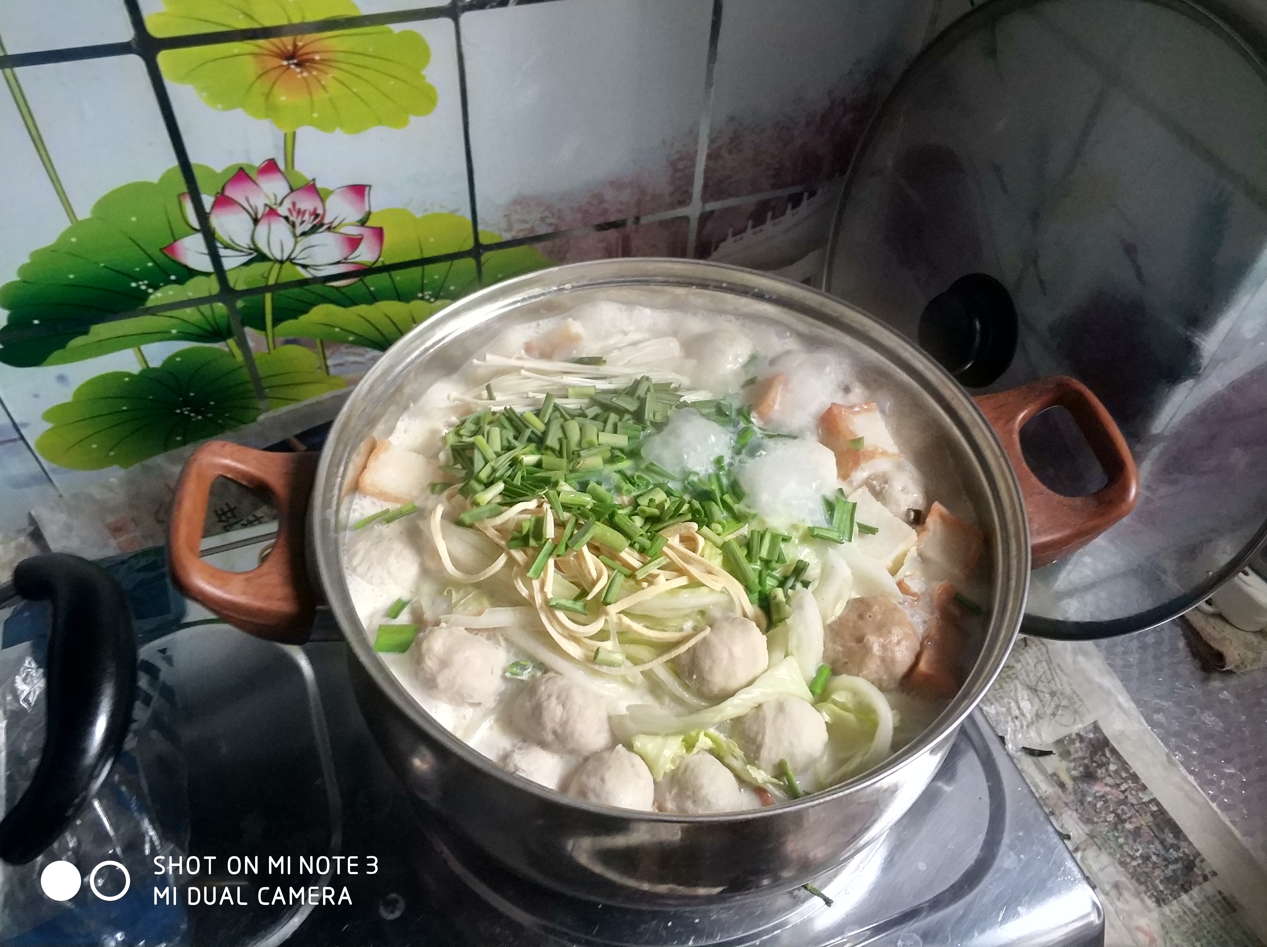 火锅大作战 平安夜 孤单的acer用一个日式豆乳火锅来暖和孤单的灵魂 Acfun弹幕视频网 认真你就输啦 W ノ つロ