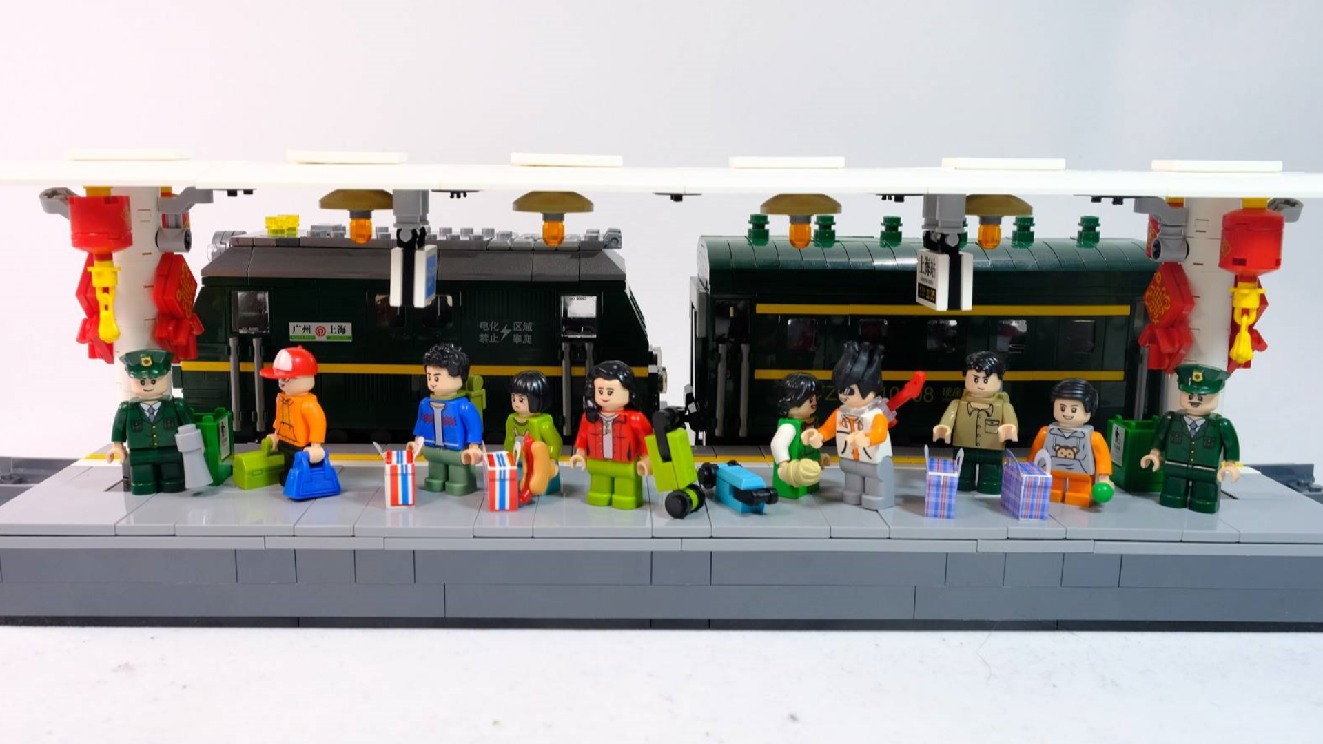 用积木激活你的春运记忆:潘洛斯积木610008忆乡,还有绿皮火车喔