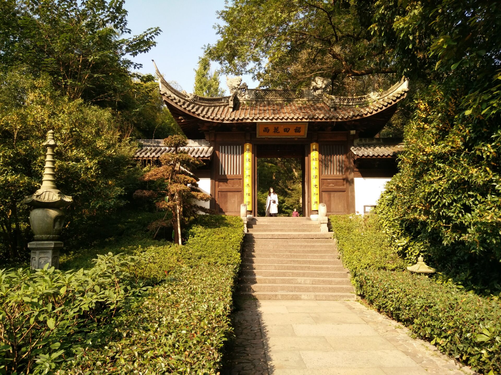 奔走在杭州从三天竺灵隐寺北高峰到老东岳3