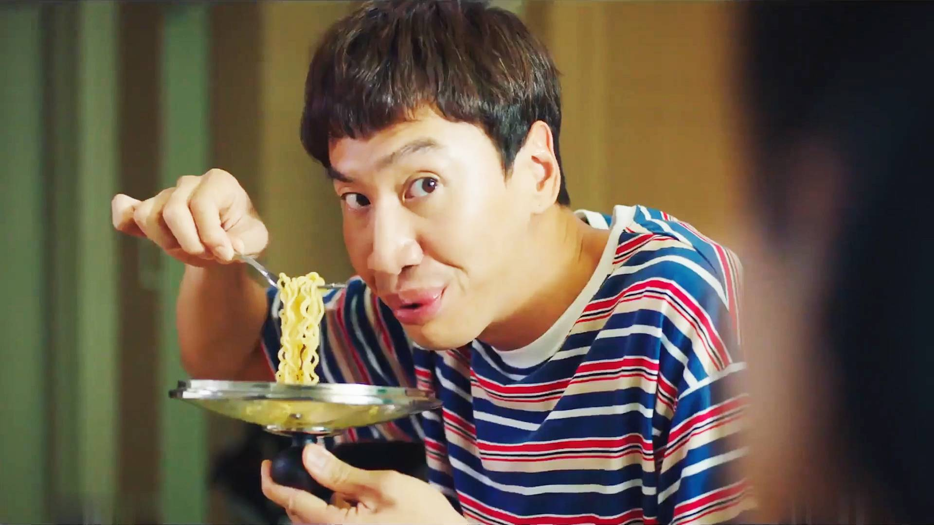 李光洙演的智障实在太像了哈哈,几分钟看完豆瓣评分8.