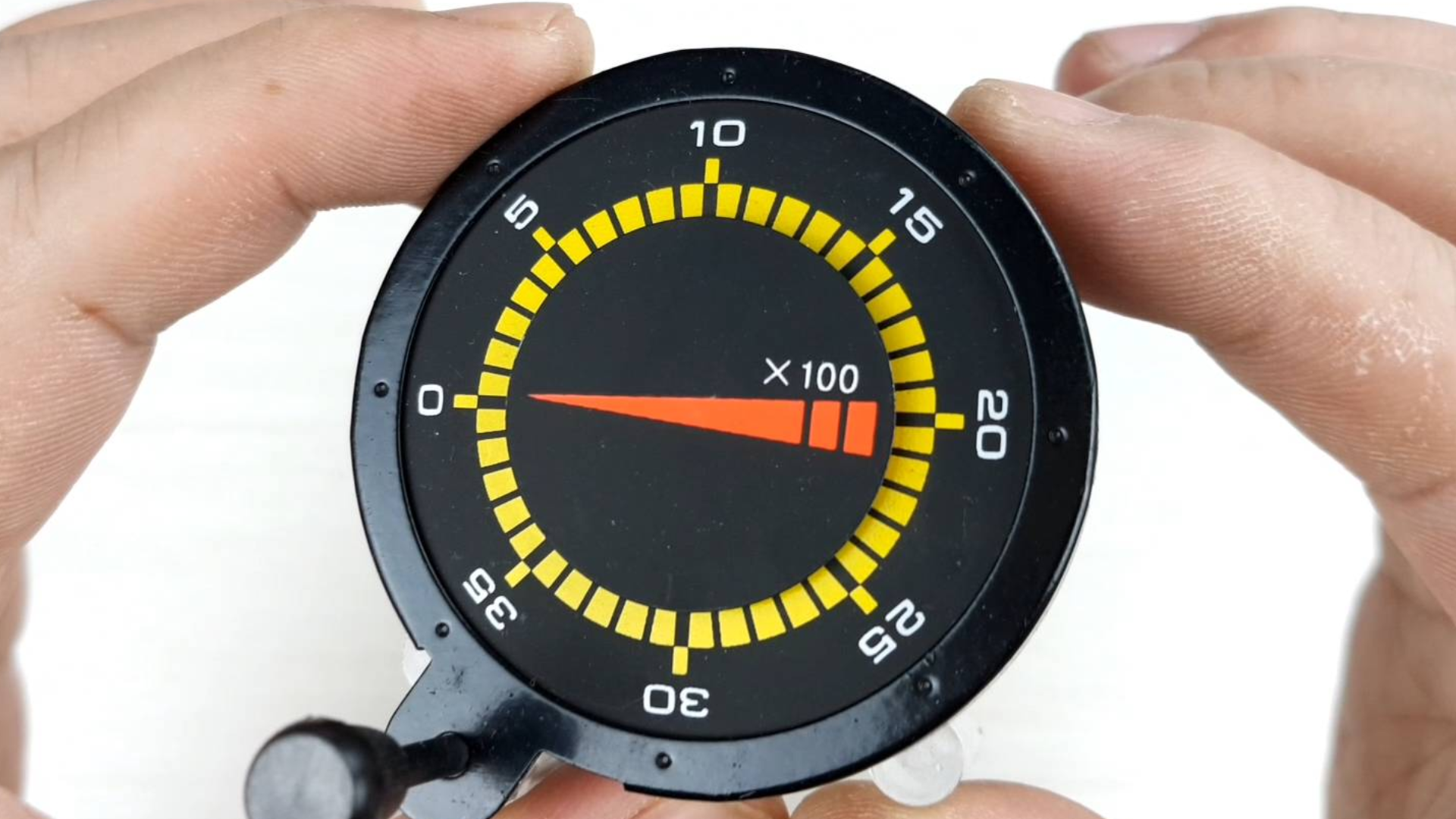 海拔高度表，它是如何感知高度变化的？拆开后给你看明它工作原理