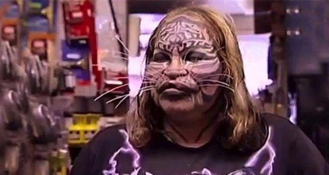 一美女子十年花百万整容成老虎的模样,原因让人诧异!