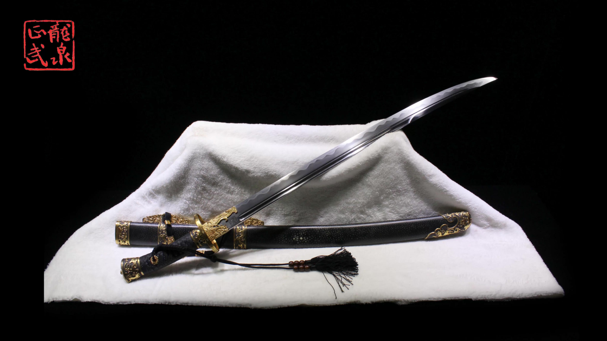 龙泉铸剑师周正武龙泉剑之手锻草钢锻黑鱼皮鞘豪华新版清官刀(79)