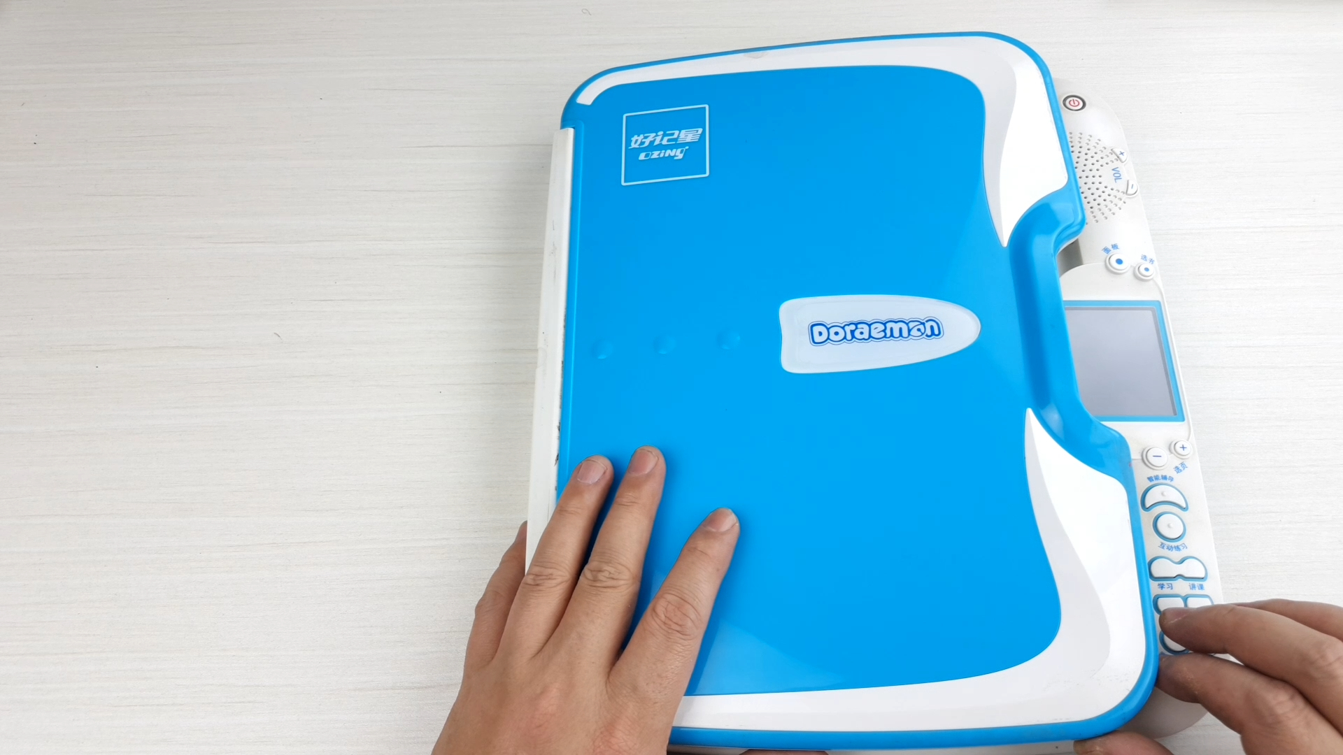 好记星英语点读机拆解，10年前使用它的孩子应该大学都毕业了吧