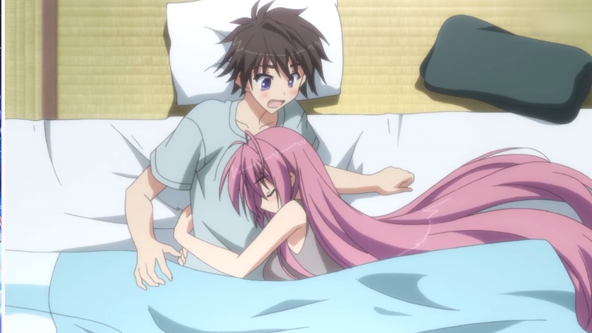 妹子突然出现在被窝里,这就是人生巅峰了吧!